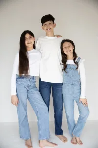 PHA Junior Manchester Model Ali Siblings 4